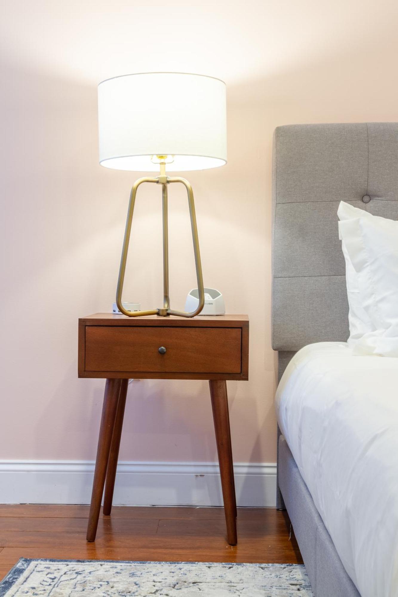 The Cherry - Chinatown Apartment