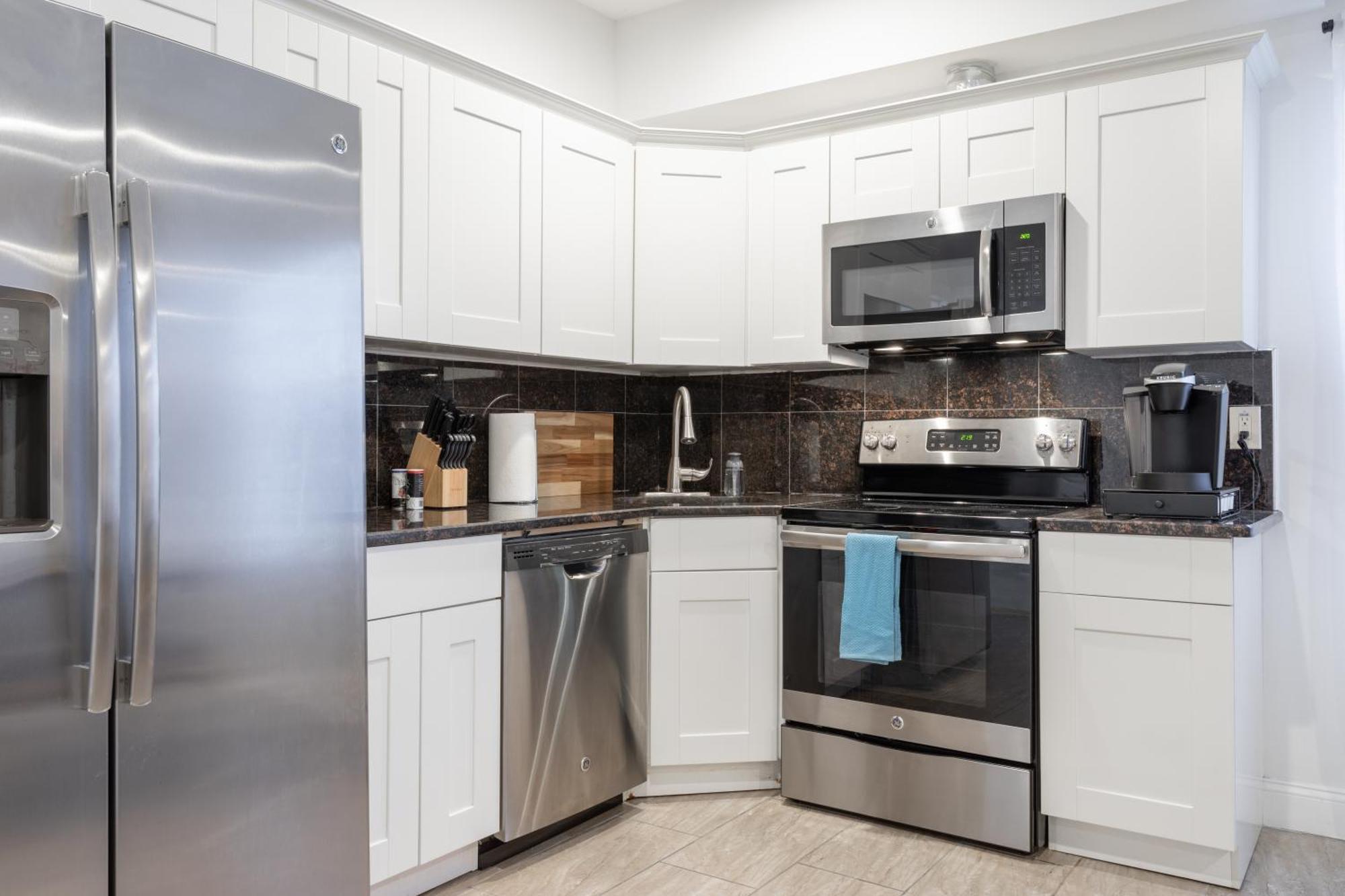 The Cherry - Chinatown Apartment *